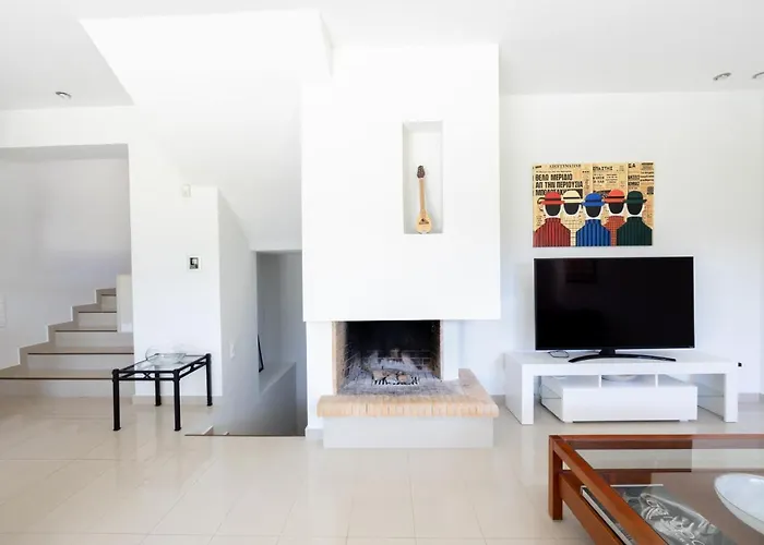 Athenian Riviera Maisonette, Varkiza, 7Min Walk From Beach Park