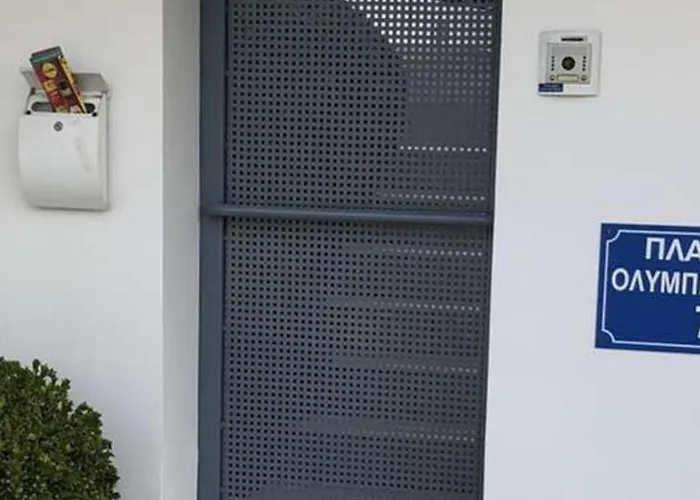 Athenian Riviera Maisonette, Varkiza, 7Min Walk From Beach Park