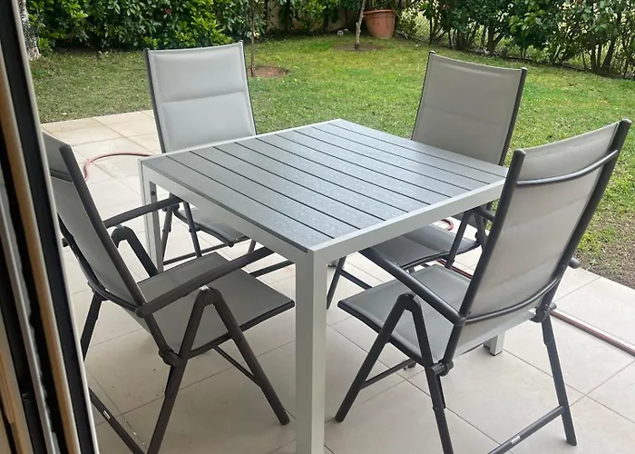 Athenian Riviera Maisonette, Varkiza, 7Min Walk From Beach Park