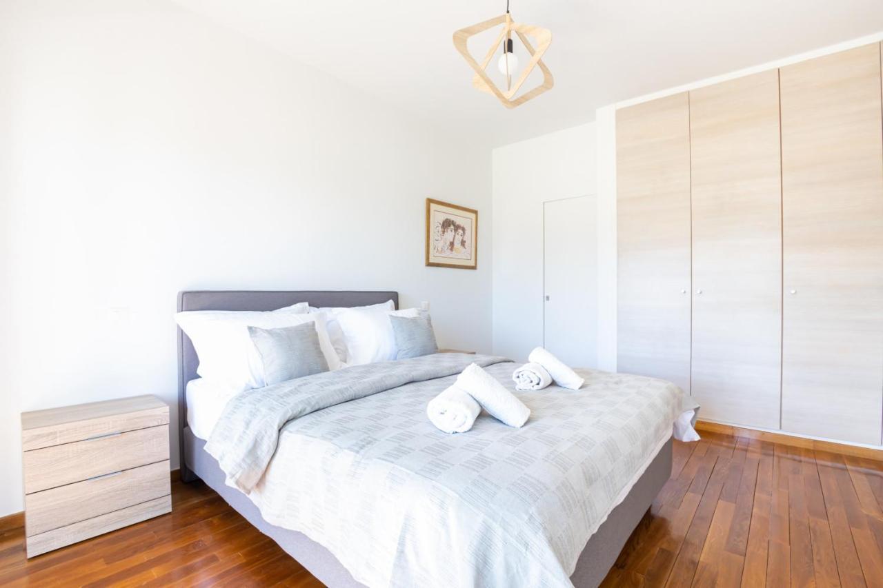 Athenian Riviera Maisonette, Varkiza, 7min Walk From Park Holiday home