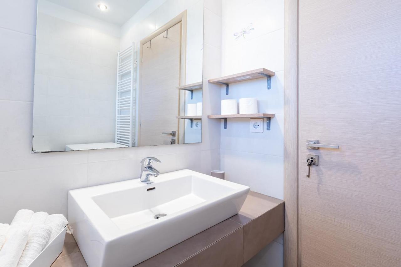 Athenian Riviera Maisonette, Varkiza, 7min Walk From Park *