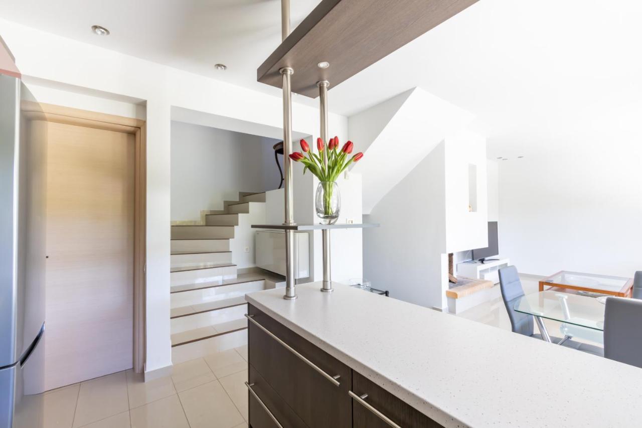 Holiday home Athenian Riviera Maisonette, Varkiza, 7min Walk From Park