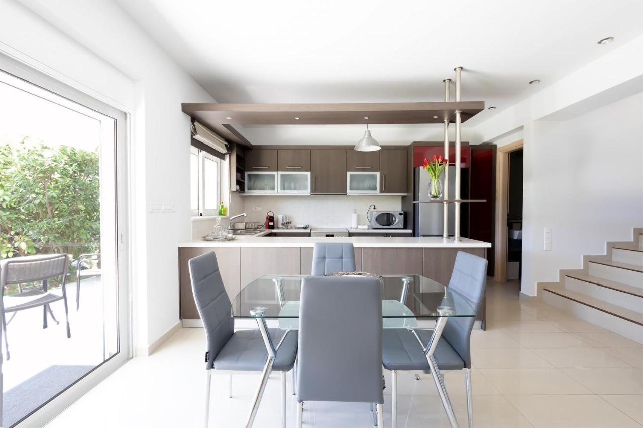 Athenian Riviera Maisonette, Varkiza, 7min Walk From Park *